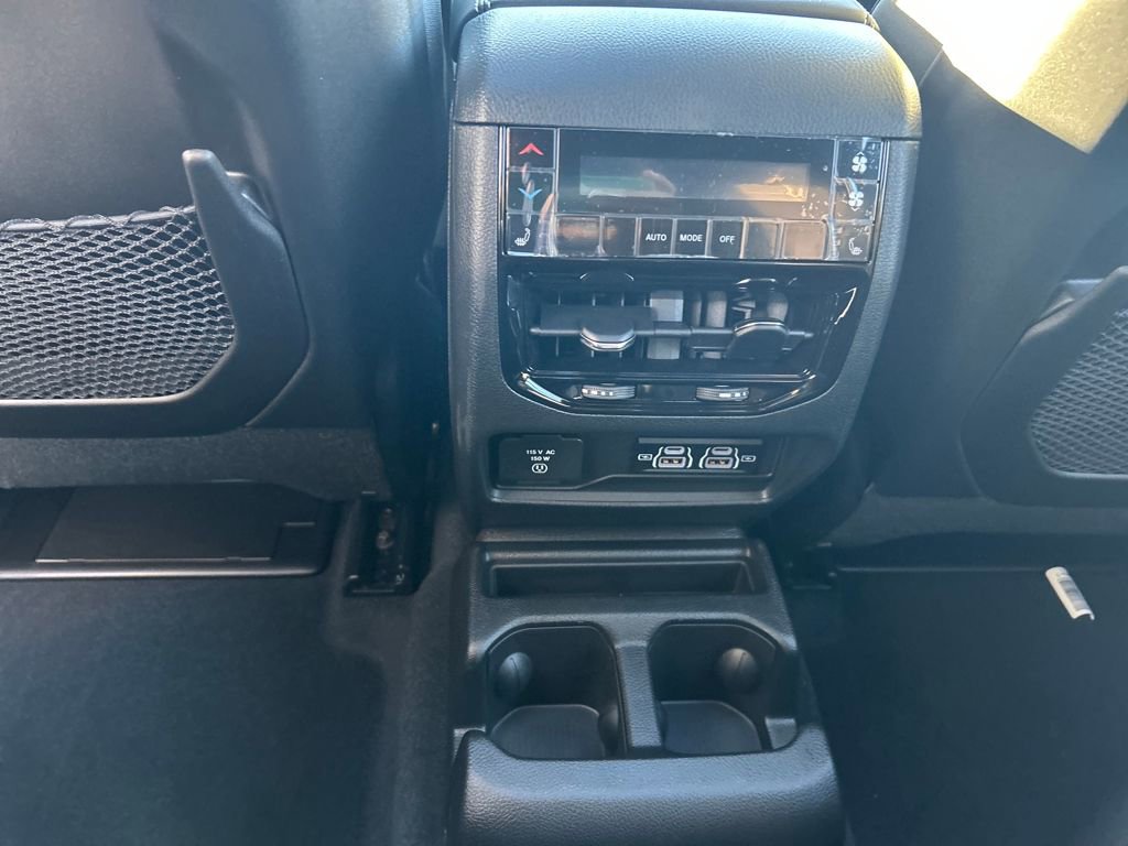 New 2025 Jeep Grand Cherokee L Limited w/ Luxury Tech Group II image 24