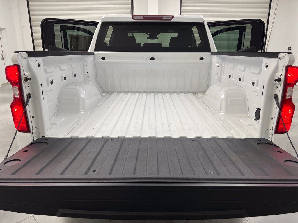 Used 2025 Chevrolet Silverado 1500 LT AWD/4WD image 34