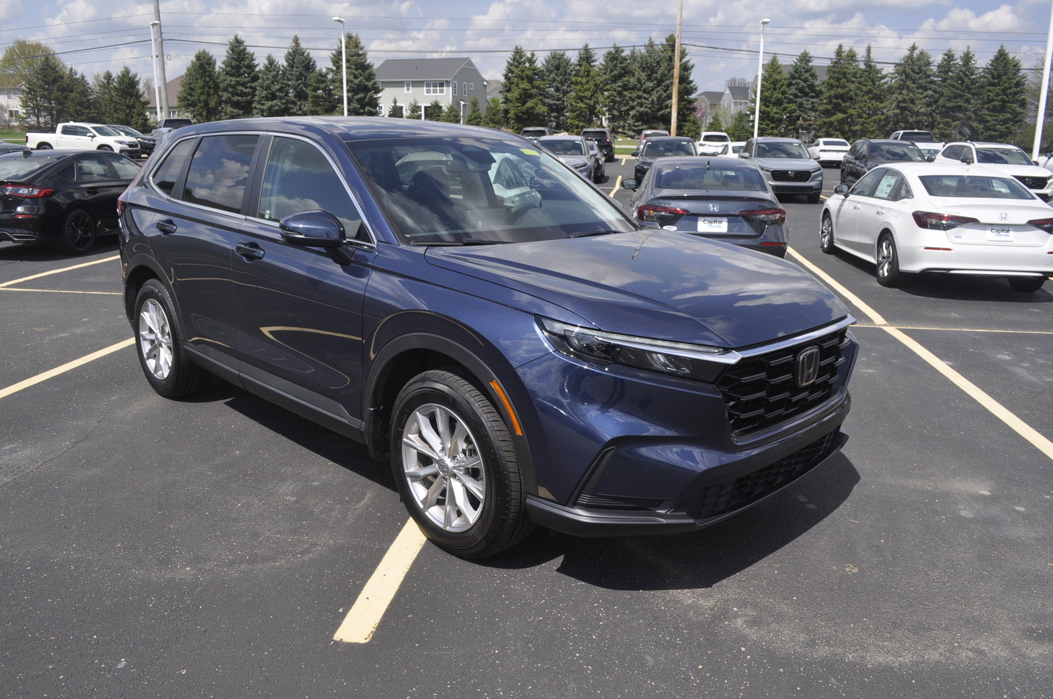 Used 2025 Honda CR-V EX image 1