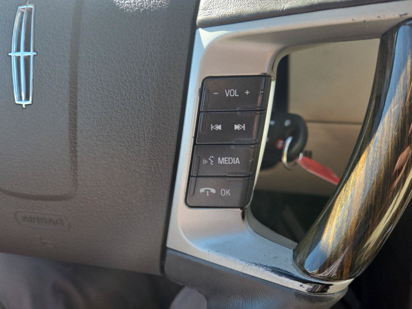 Used 2008 Lincoln MKX AWD image 23