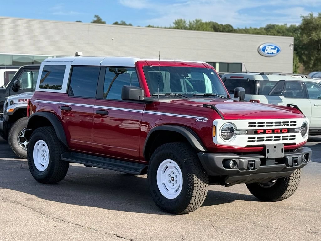 Certified 2025 Ford Bronco Heritage Edition AWD/4WD image 32