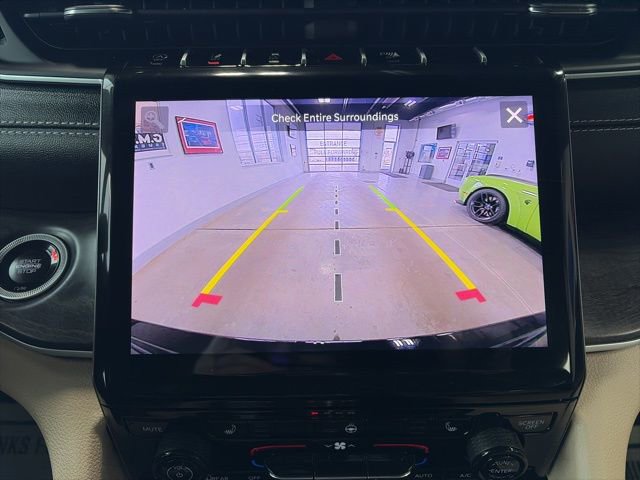 Used 2025 Jeep Grand Cherokee Limited image 23