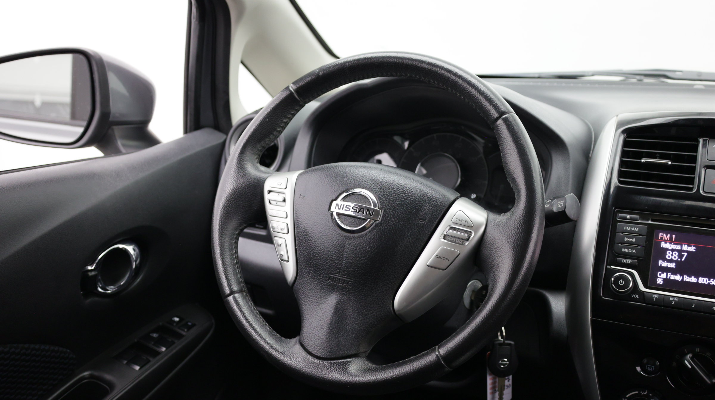 Used 2018 Nissan Versa Note SV FWD image 30