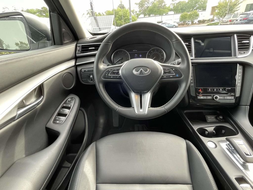 Used 2025 INFINITI QX50 Pure image 12