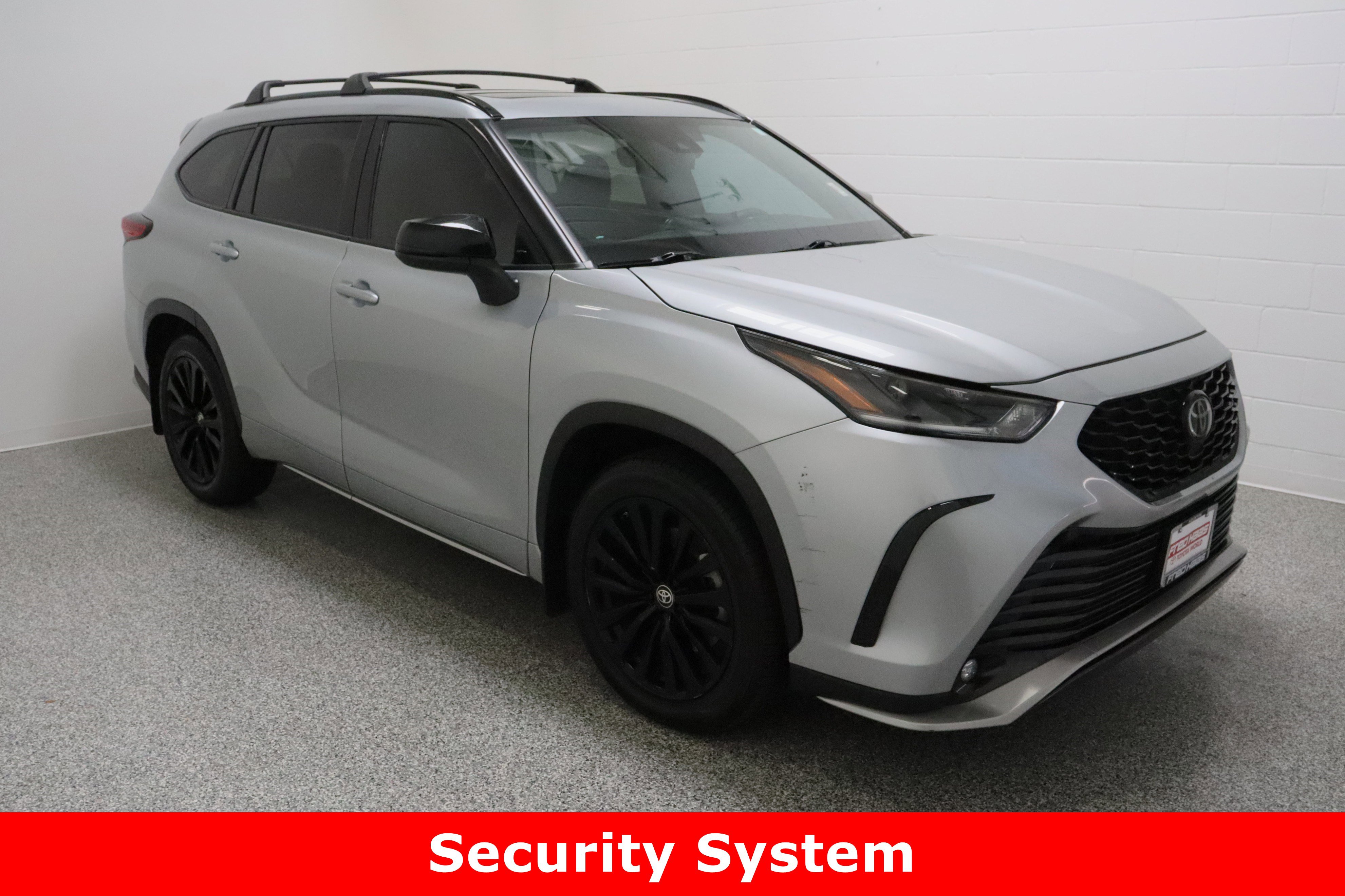 Used 2023 Toyota Highlander XSE image 4
