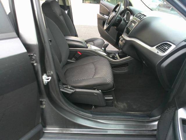 Used 2017 Dodge Journey SXT w/ Blacktop Package image 6