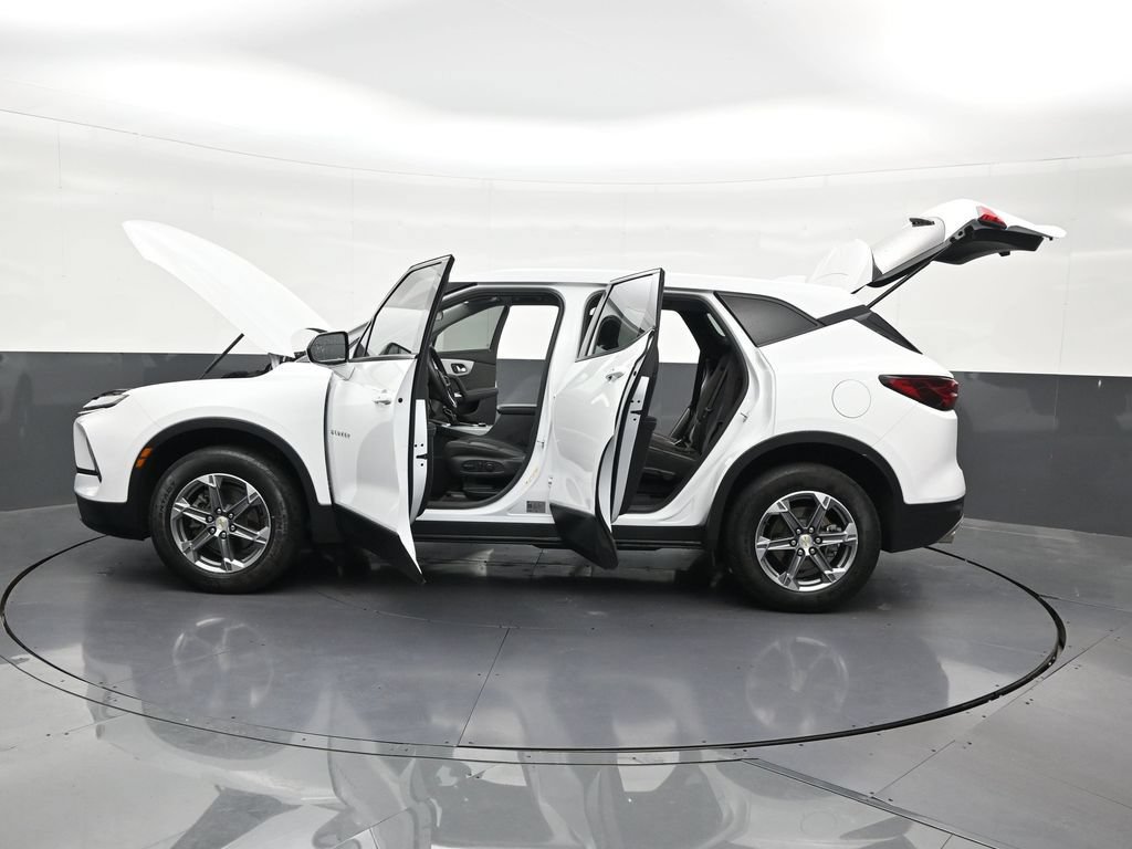 Used 2024 Chevrolet Blazer LT FWD image 34
