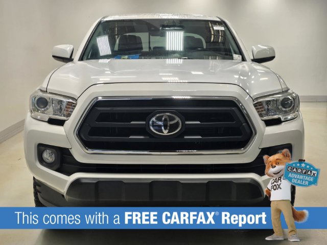 Used 2020 Toyota Tacoma SR5 RWD image 2