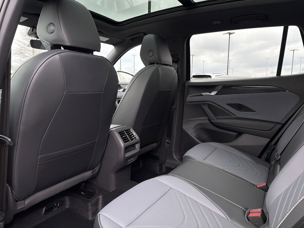 New 2026 Volkswagen Tiguan SE R-Line FWD image 13
