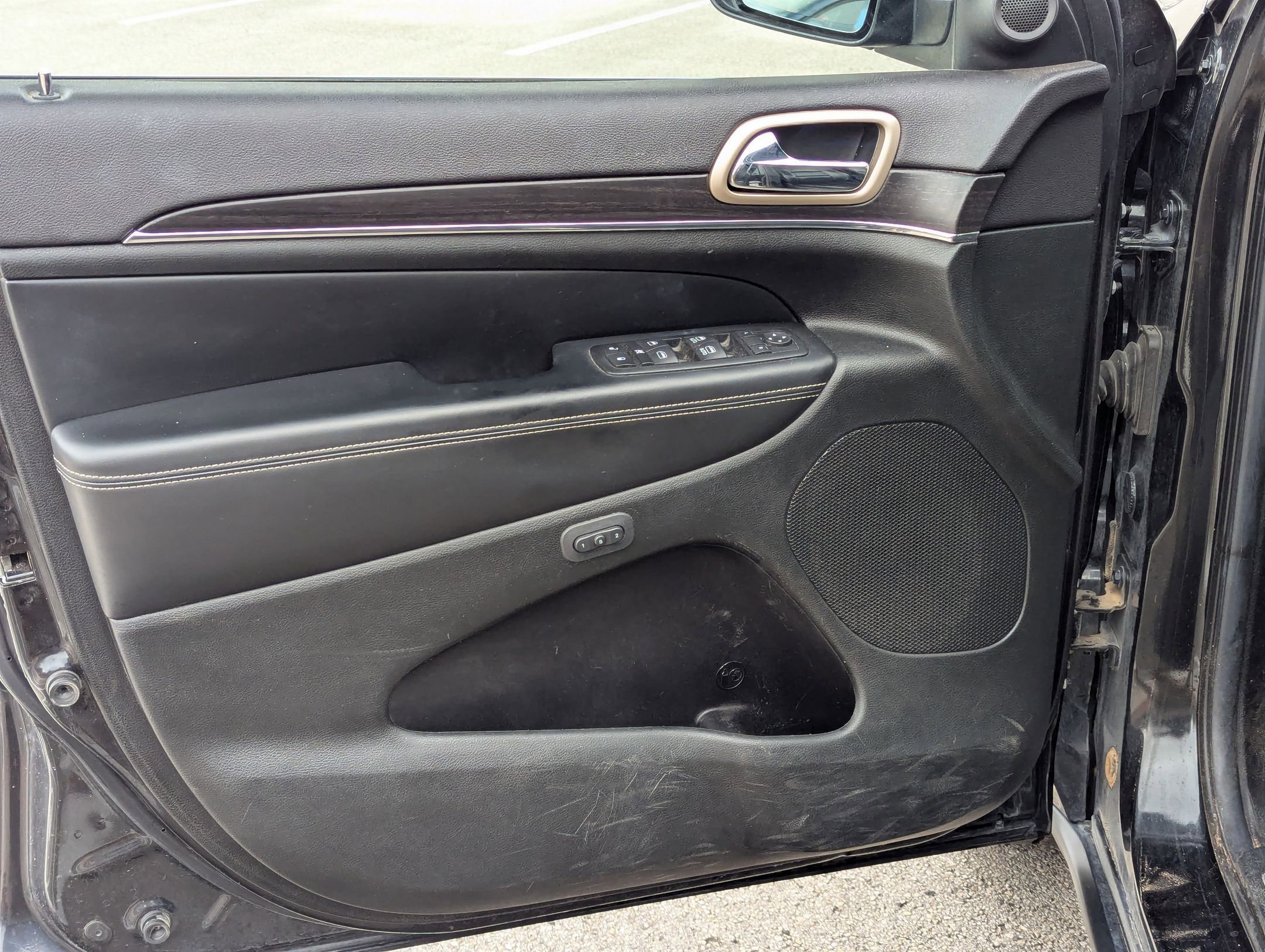 Used 2014 Jeep Grand Cherokee Limited w/ Luxury Group II image 11