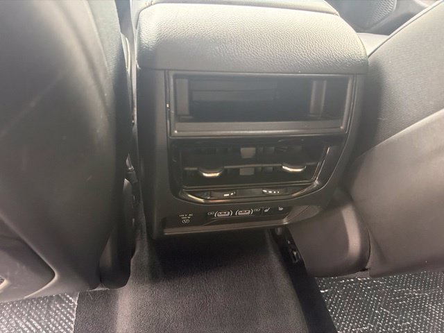 Used 2023 Jeep Grand Cherokee Limited AWD/4WD image 17