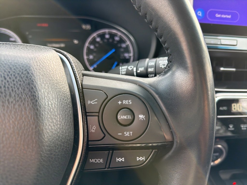 Used 2023 Toyota Venza XLE image 13