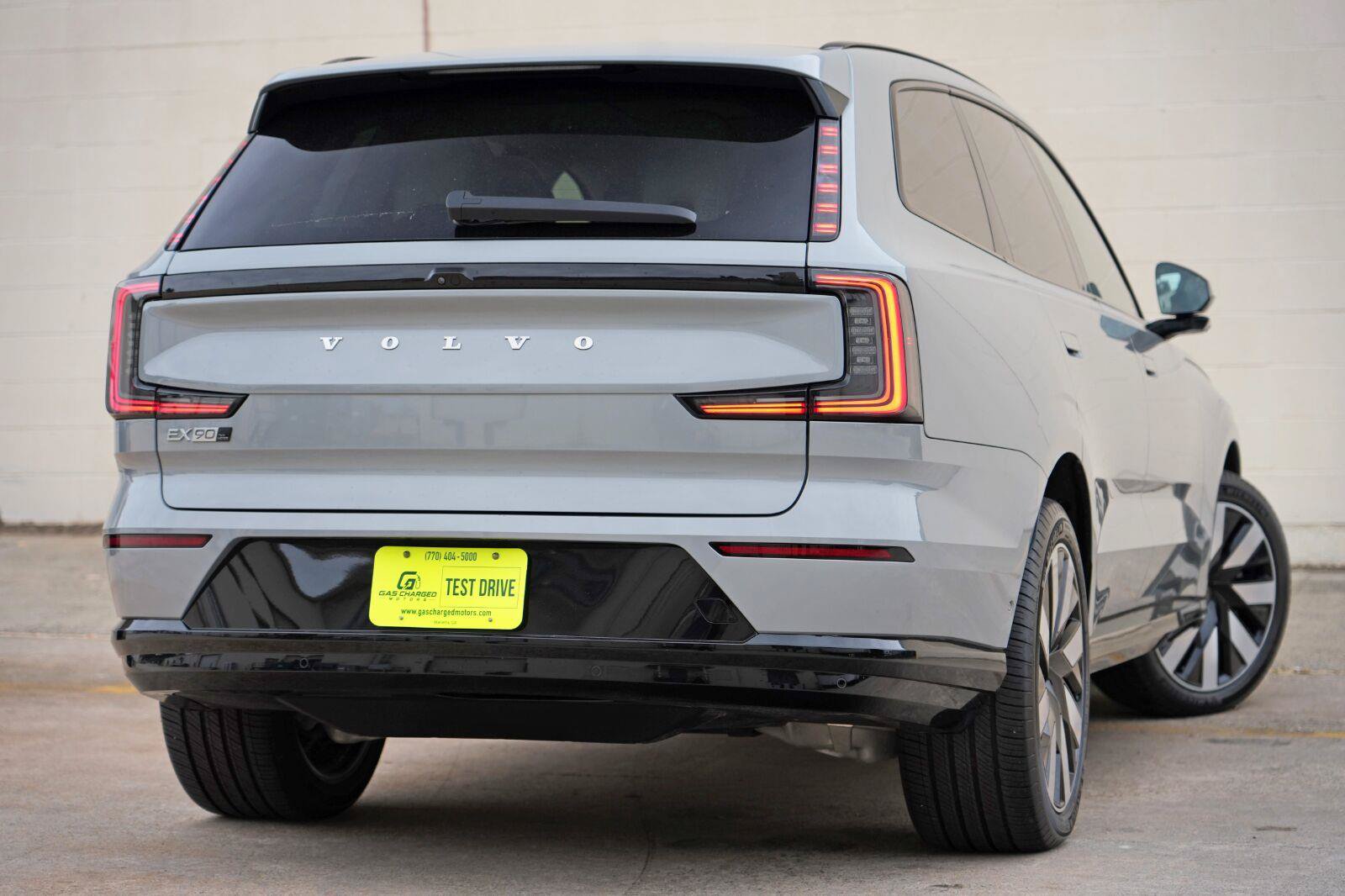 Used 2025 Volvo EX90 Ultra AWD/4WD image 4