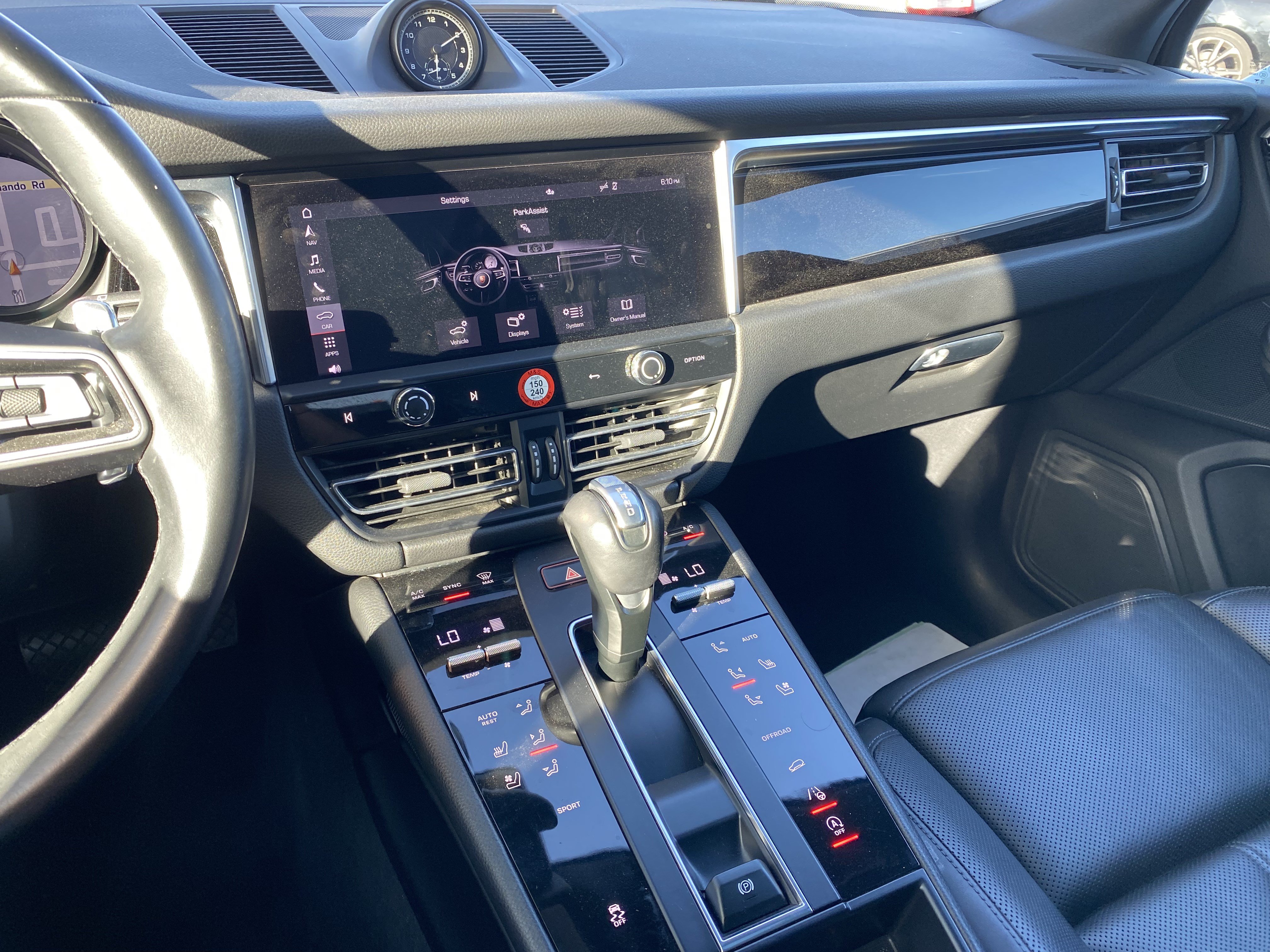 Used 2023 Porsche Macan AWD/4WD image 15