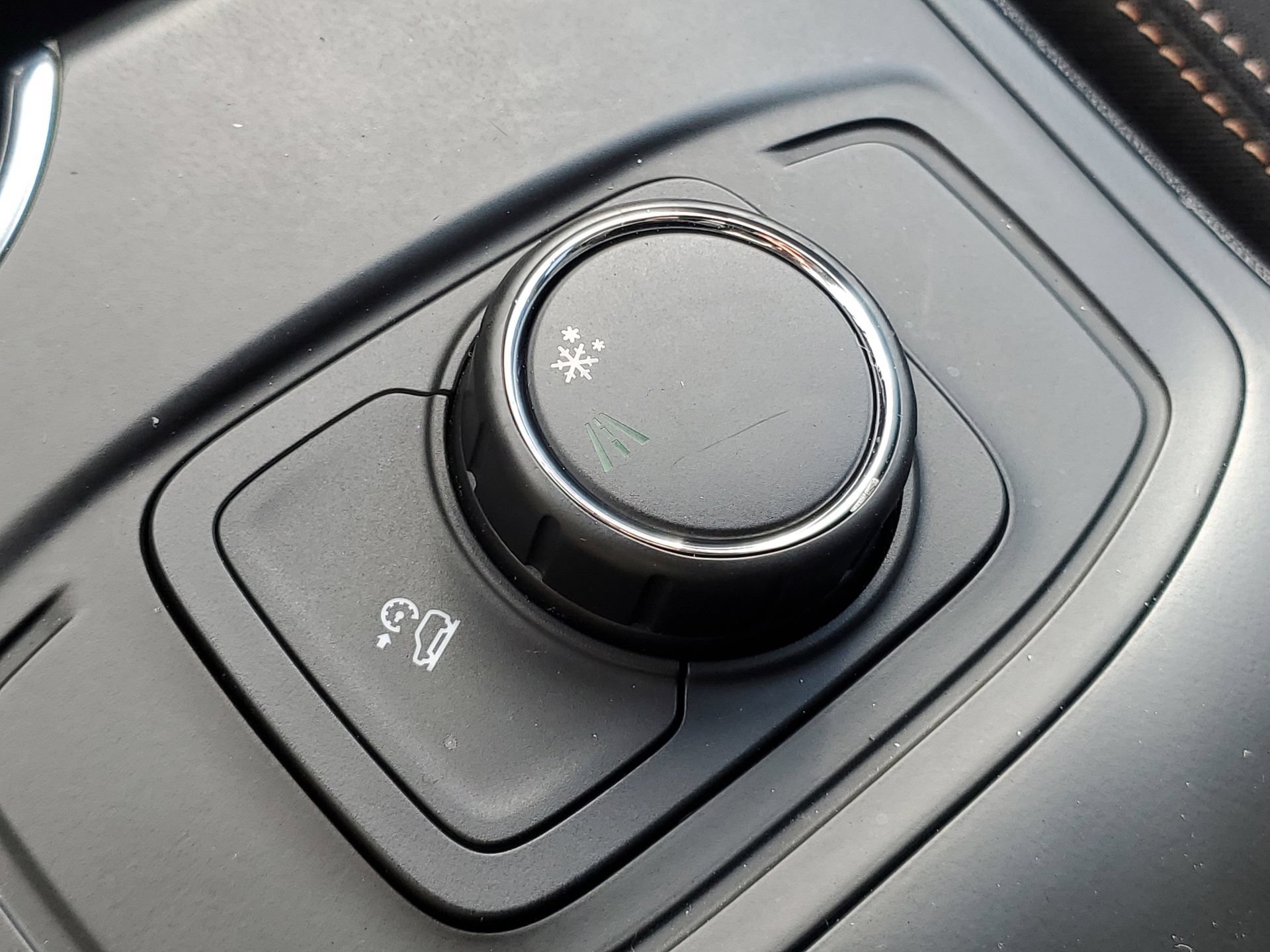 Used 2018 GMC Terrain SLE FWD image 30
