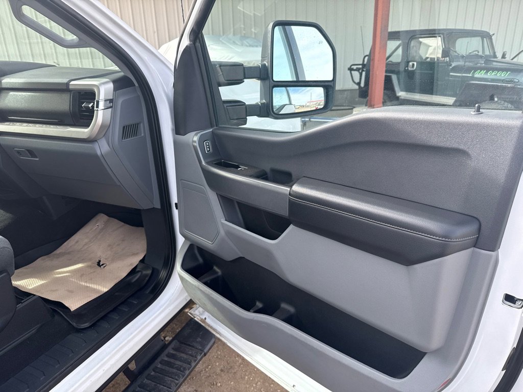Used 2024 Ford F350 XLT image 16
