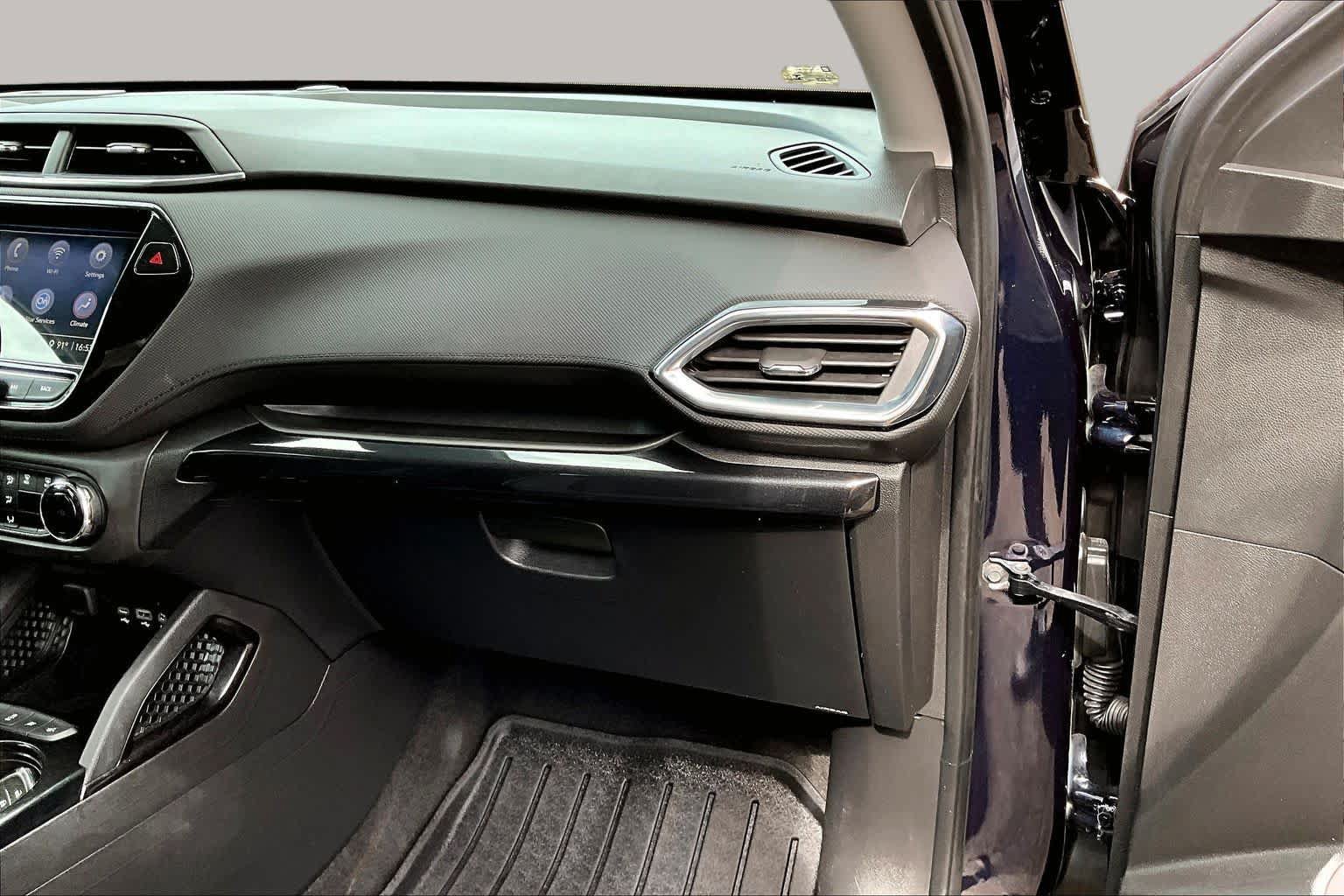 Used 2021 Chevrolet TrailBlazer LT w/ Convenience Package FWD image 19