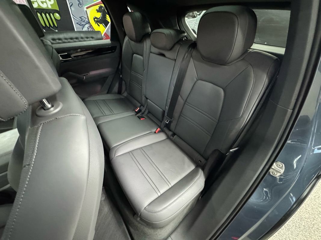 Used 2019 Porsche Cayenne S AWD/4WD image 14