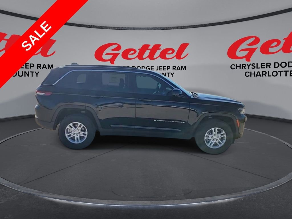 New 2025 Jeep Grand Cherokee Laredo w/ Luxury Tech Group I image 9