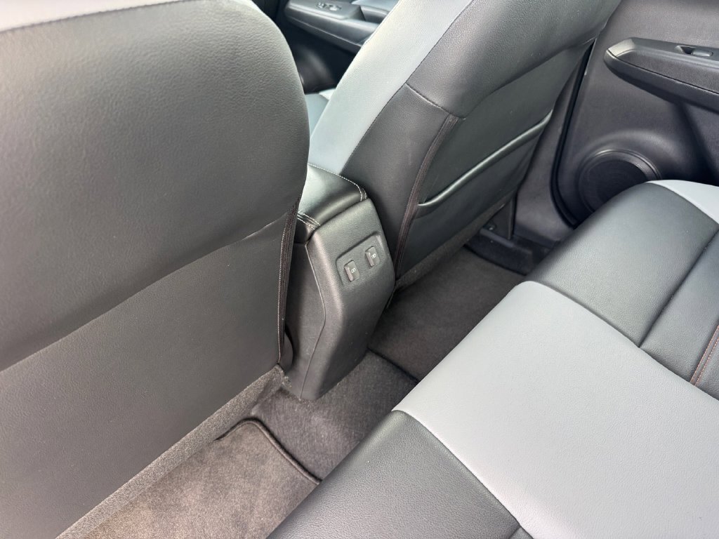 Used 2021 Nissan Kicks SR FWD image 12