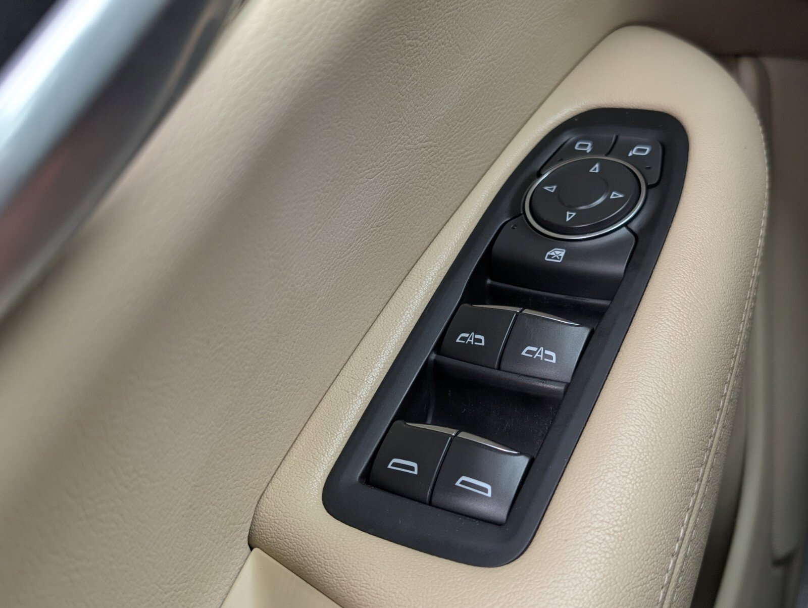 Used 2018 Cadillac XT5 FWD w/ LPO, Wheel Lock Package image 44