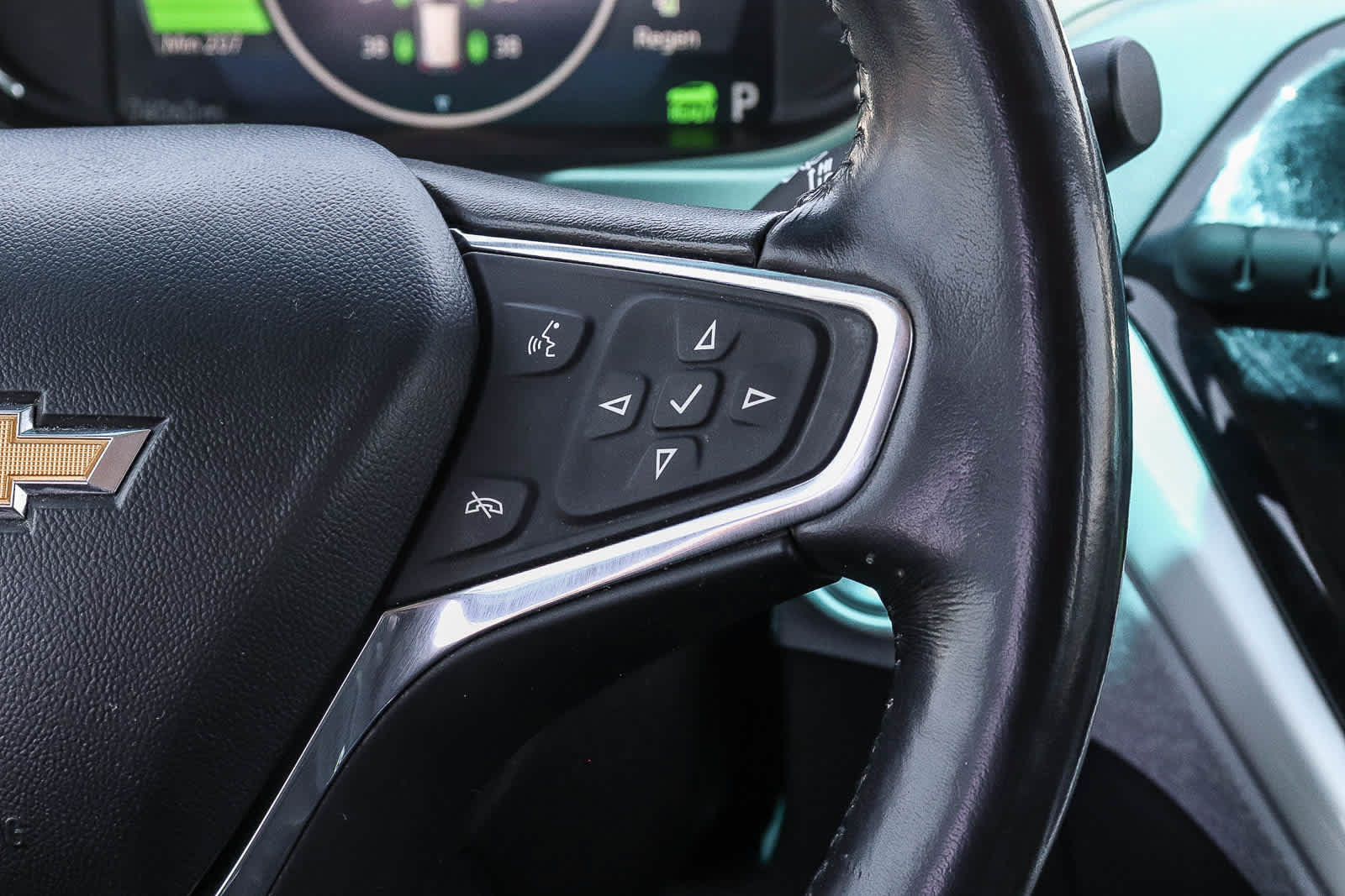 Used 2020 Chevrolet Bolt Premier FWD image 23