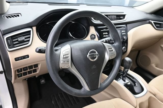 Used 2016 Nissan Rogue SV FWD image 28
