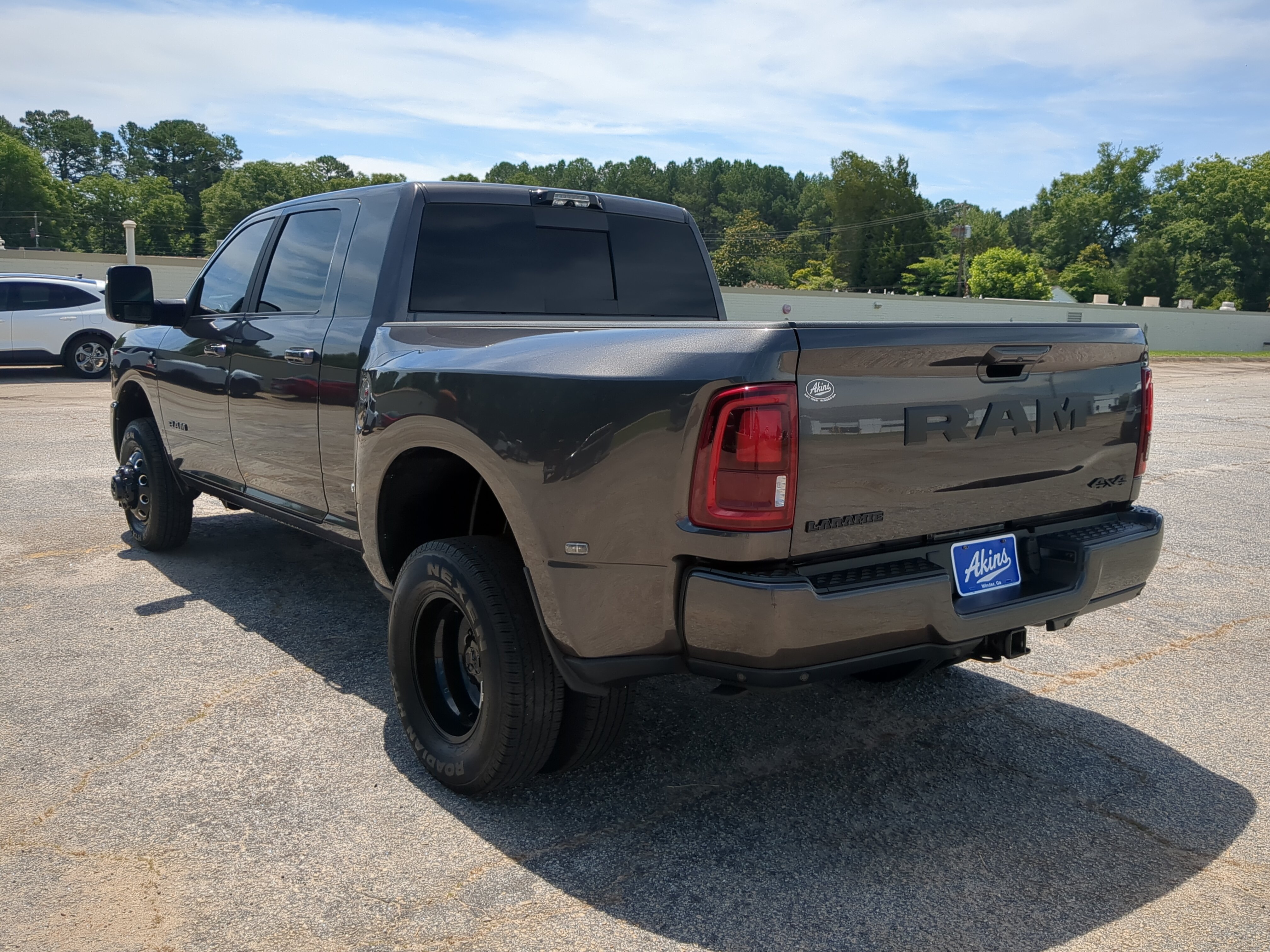 Certified 2025 RAM 3500 Laramie w/ Night Edition AWD/4WD image 5