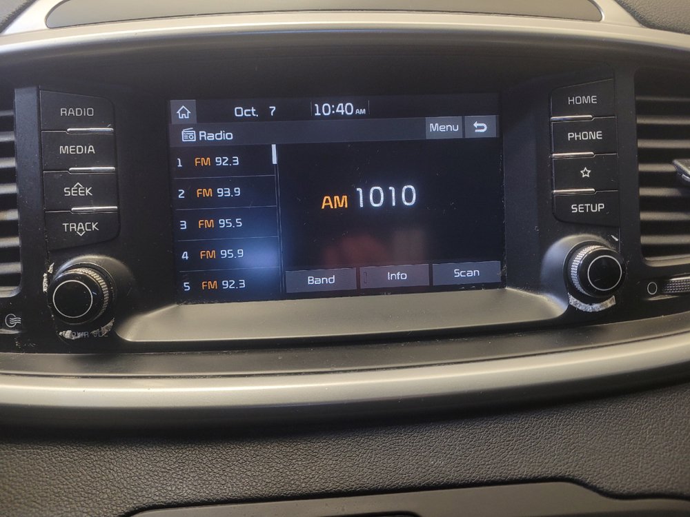 Used 2020 Kia Sorento L FWD image 25
