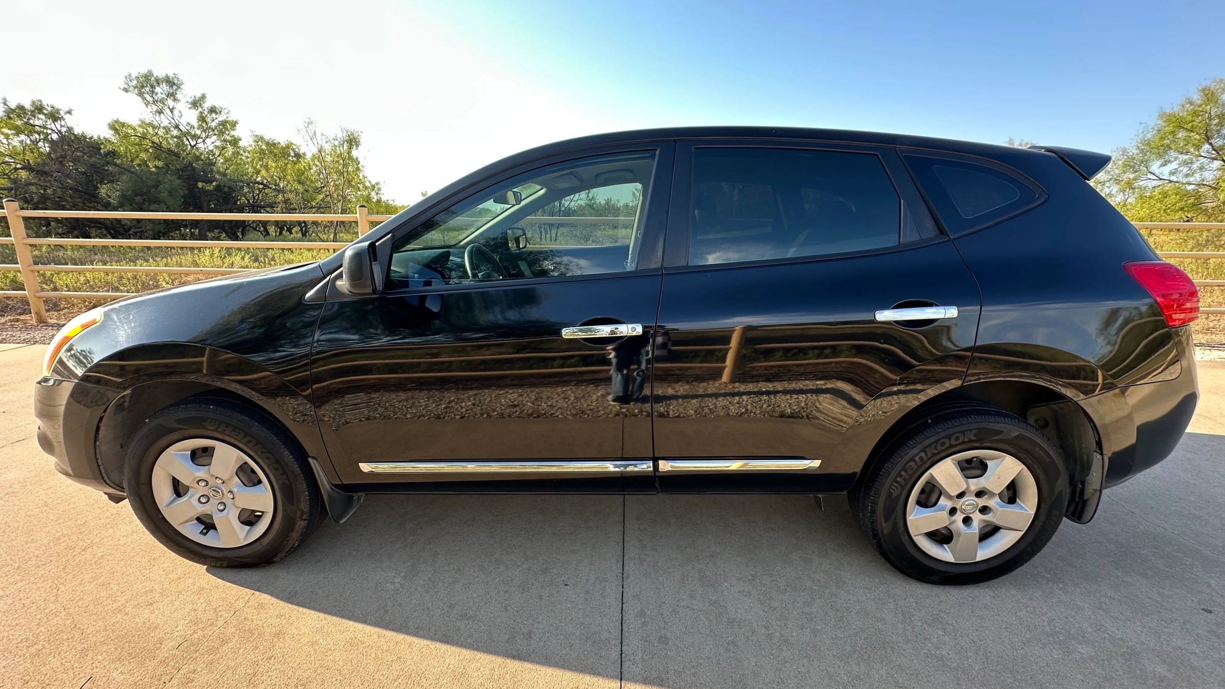 Used 2011 Nissan Rogue S image 11
