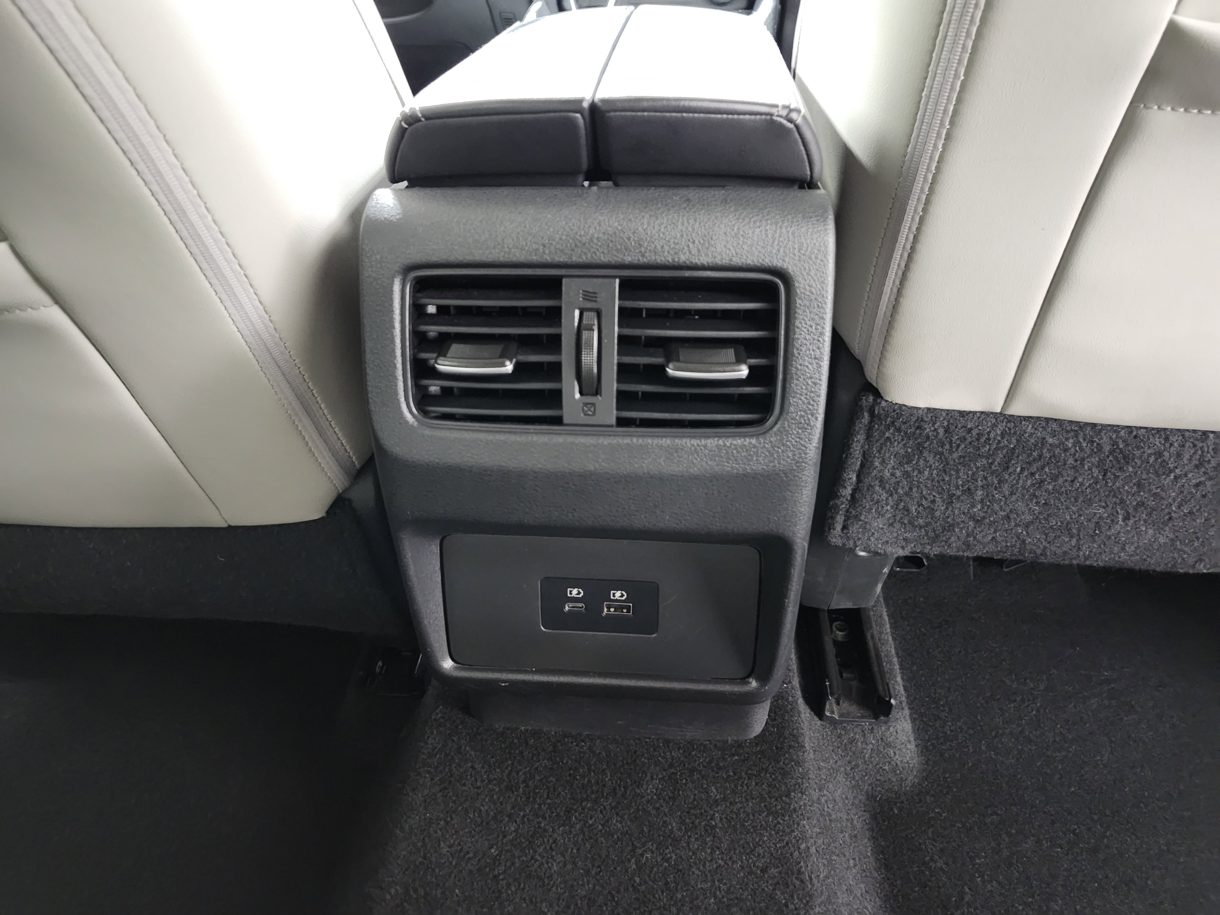 Used 2021 Nissan Rogue SV w/ Premium Package image 23