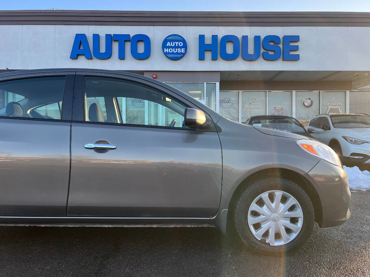 Used 2012 Nissan Versa SV image 35