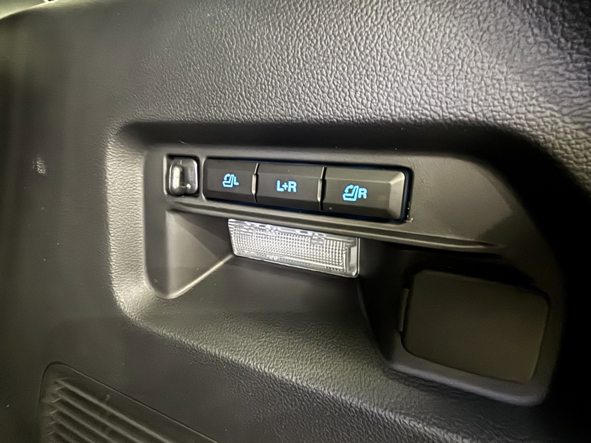 New 2026 Ford Explorer Tremor image 27