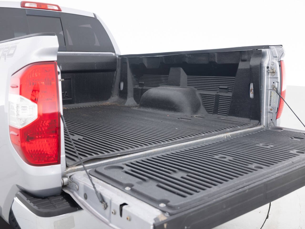 Used 2015 Toyota Tundra SR5 w/ SR5 Upgrade Package RWD image 44
