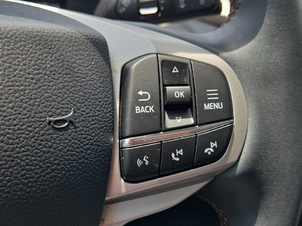 Used 2025 Ford Explorer Active RWD image 27