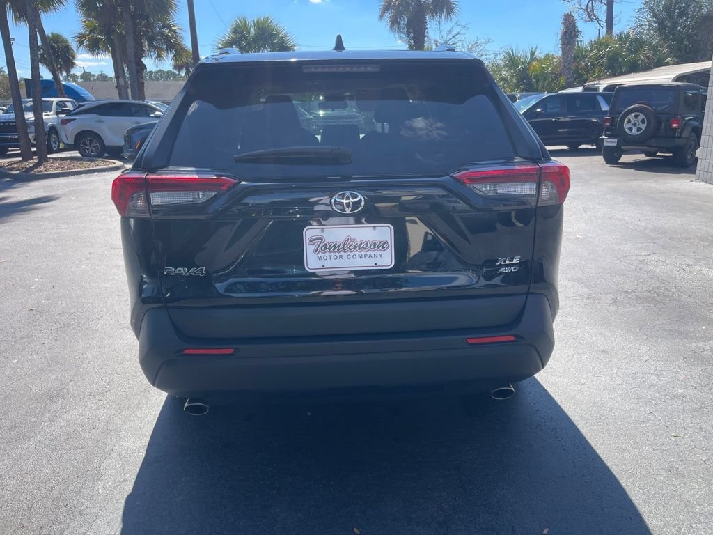 Used 2025 Toyota RAV4 XLE w/ Convenience Package AWD/4WD image 4