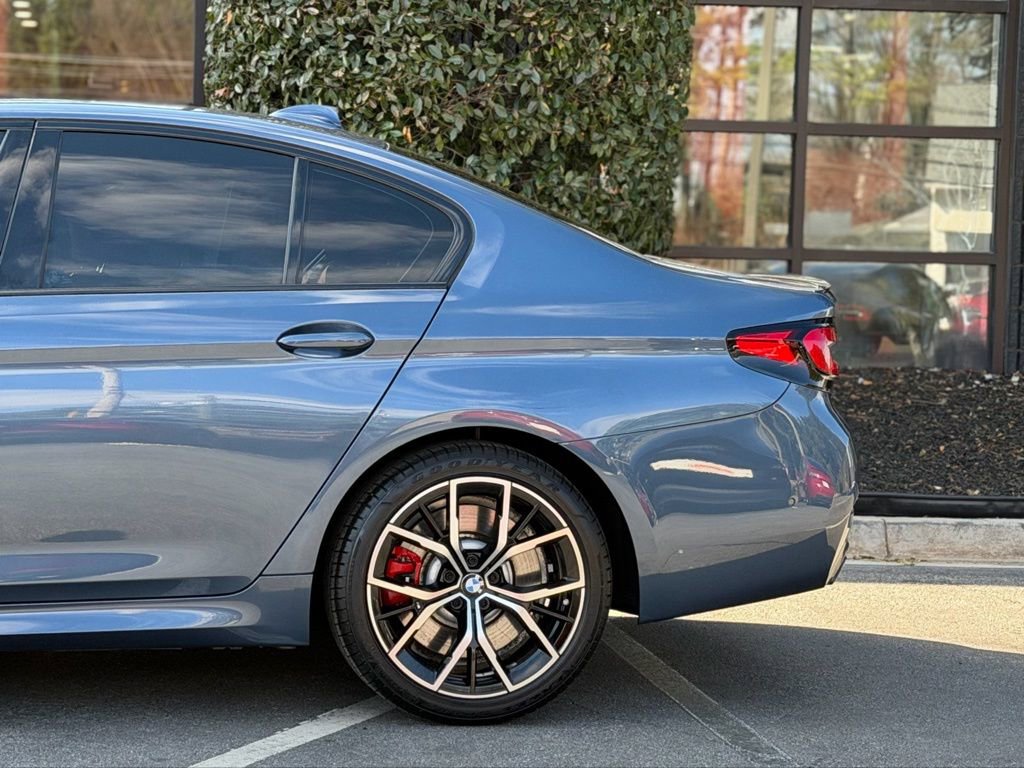 Used 2023 BMW 540i xDrive w/ M Sport Package image 11