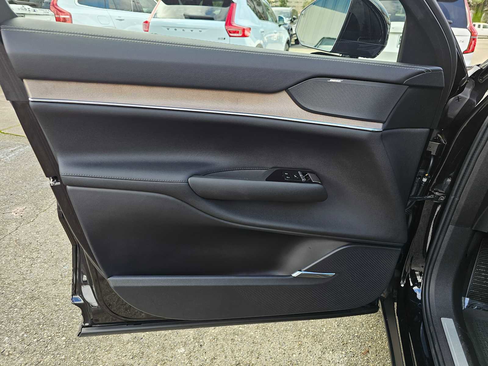 Used 2025 Volvo EX90 Ultra image 25