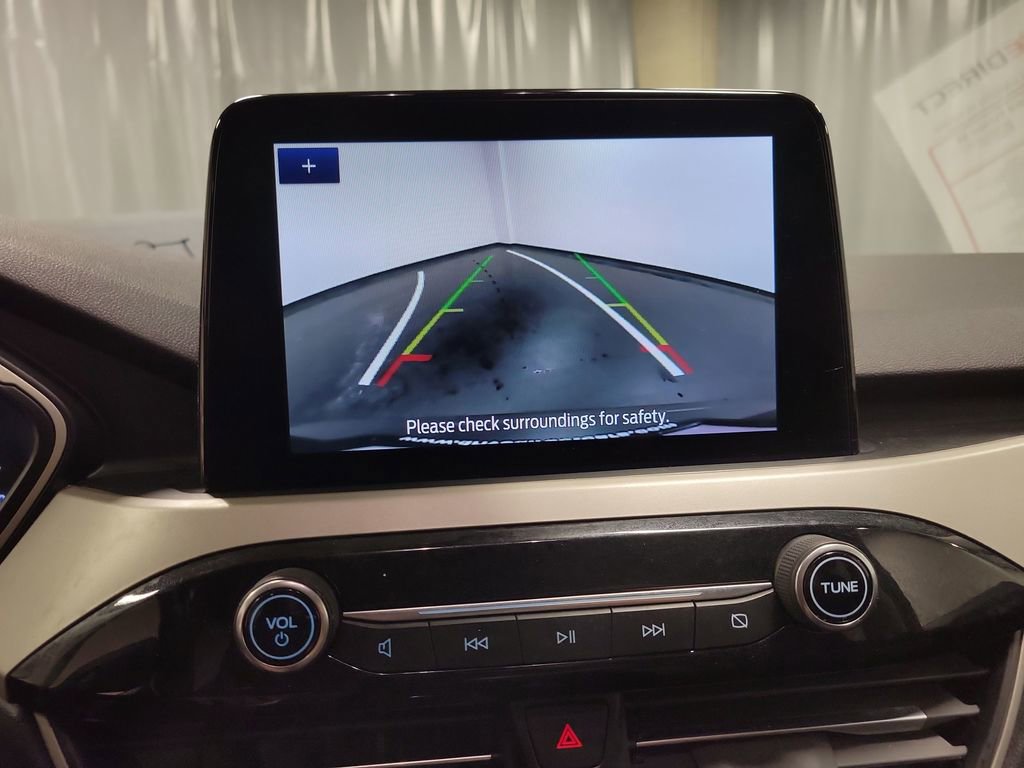 Used 2022 Ford Escape SE w/ SE Sport Appearance Package FWD image 17