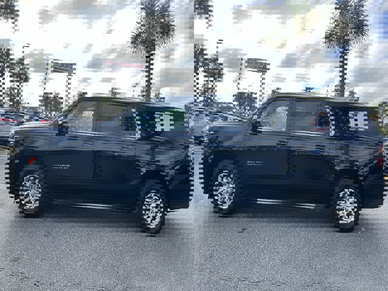 Used 2023 Chevrolet Suburban LS w/ Driver Alert Package image 7