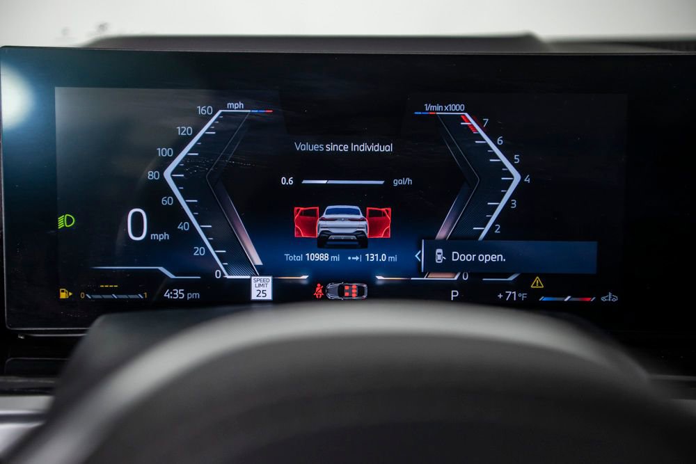 Used 2024 BMW X6 xDrive40i w/ Parking Assistance Package image 30