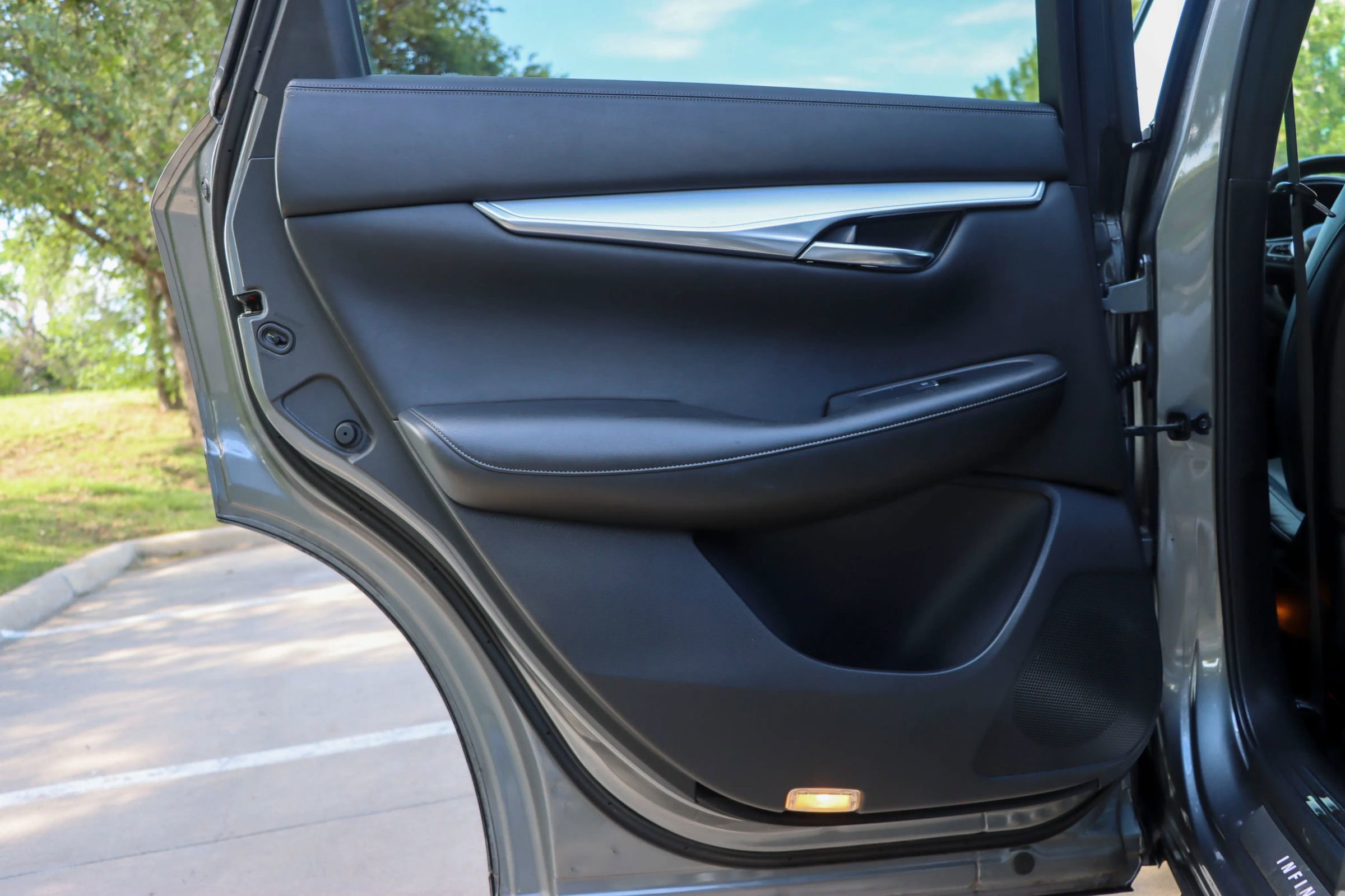 Used 2019 INFINITI QX50 Luxe w/ Protection Package FWD image 12