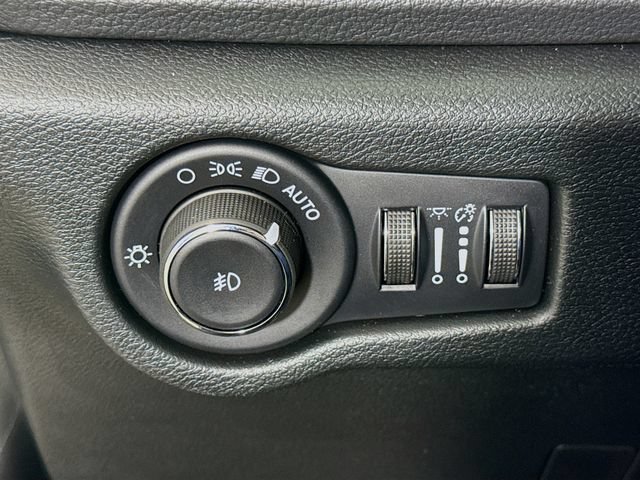New 2026 Chrysler Pacifica Select w/ S Appearance Package FWD image 10