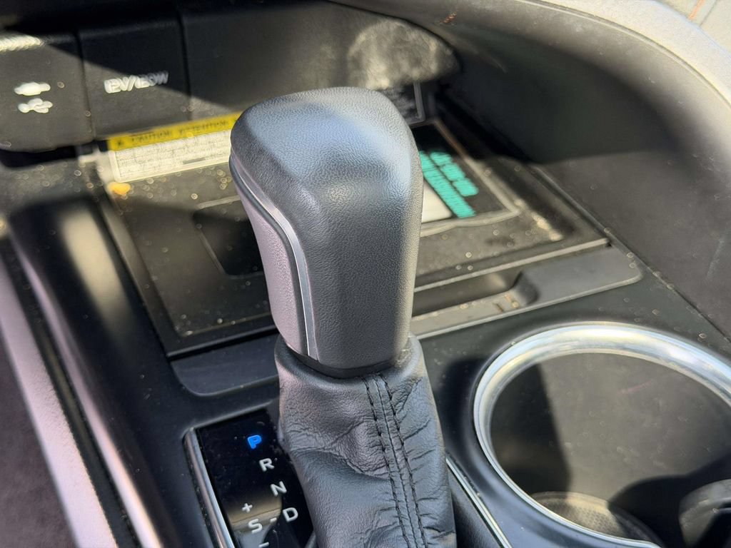 Used 2019 Toyota Camry FWD image 33