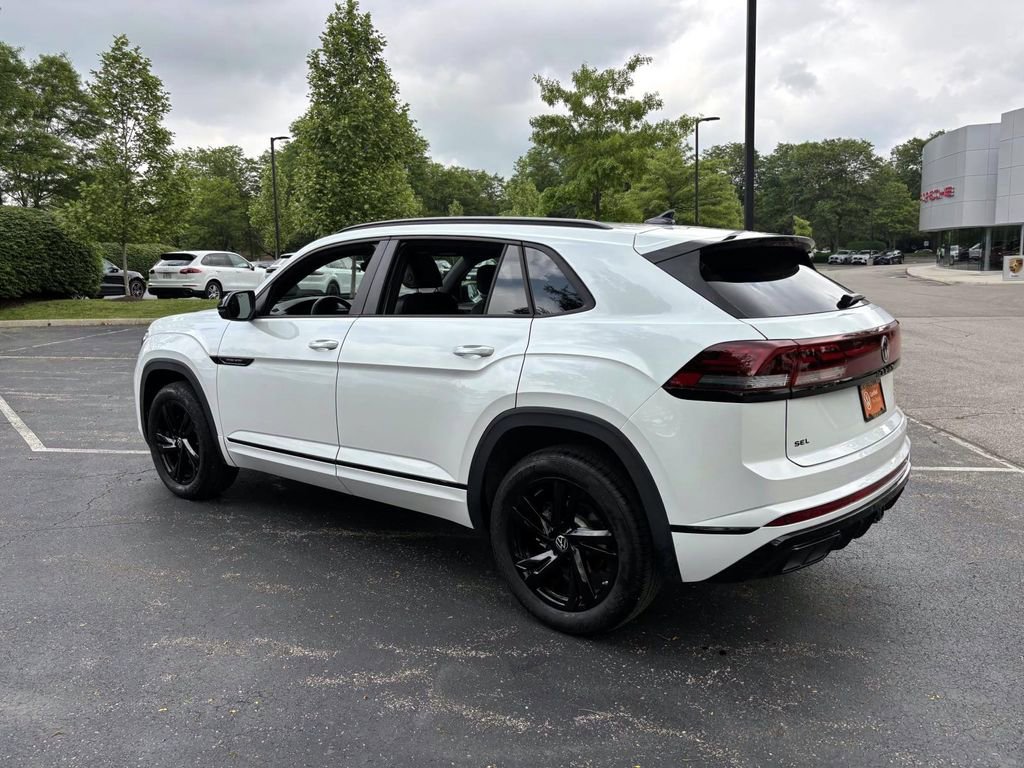 Used 2025 Volkswagen Atlas Cross Sport SEL R-Line image 5
