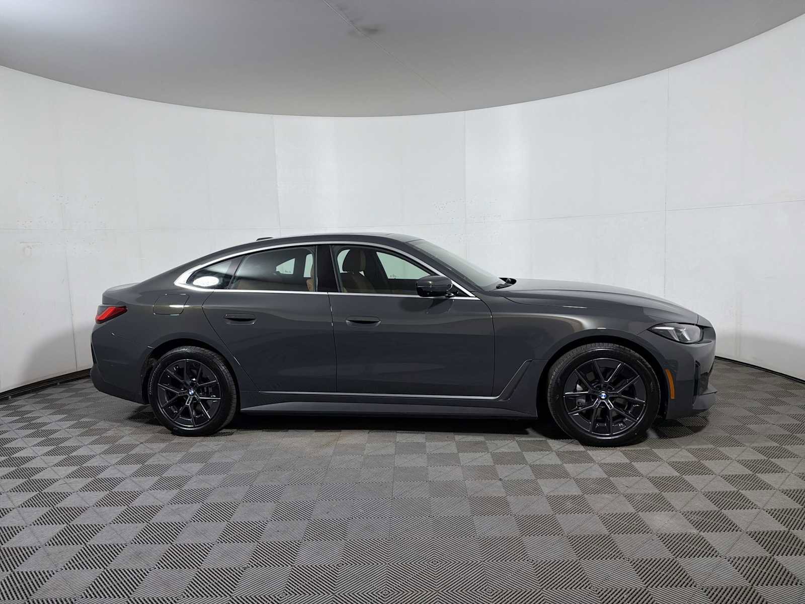 Used 2025 BMW i4 eDrive40 w/ Premium Package image 7