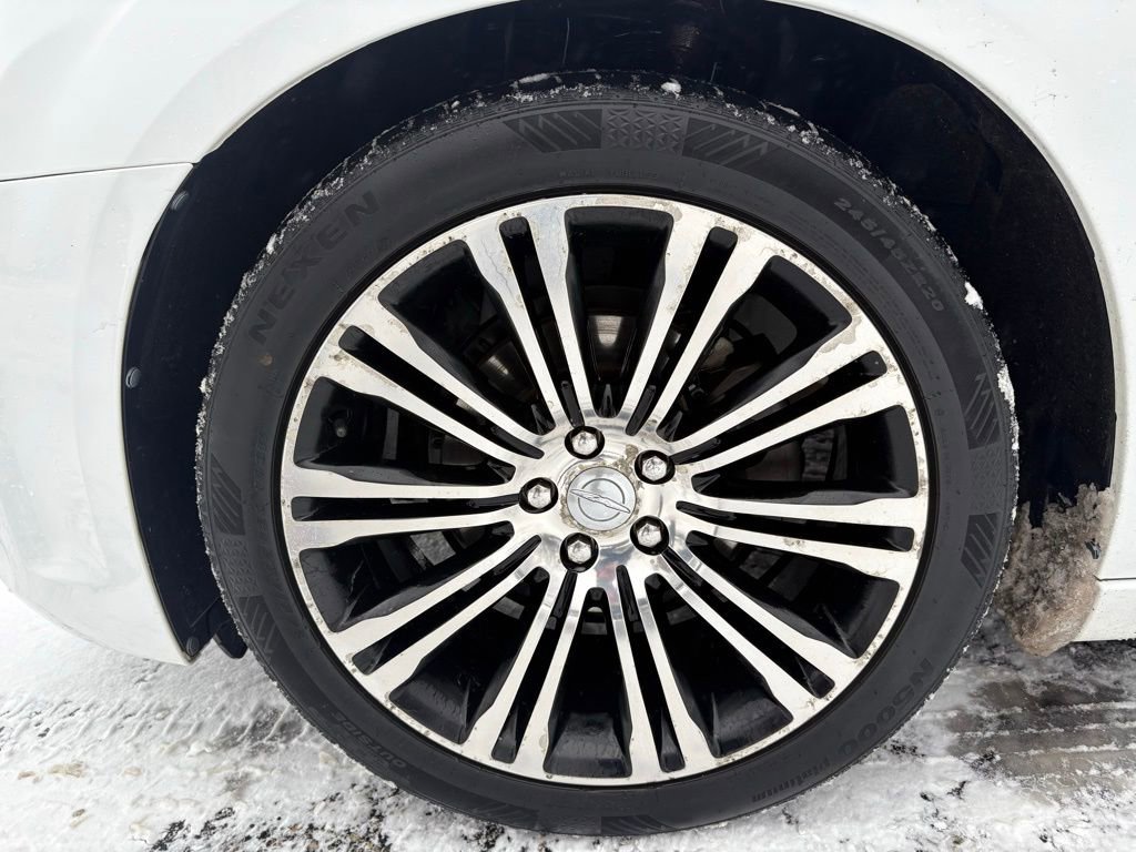 Used 2013 Chrysler 300 S image 9