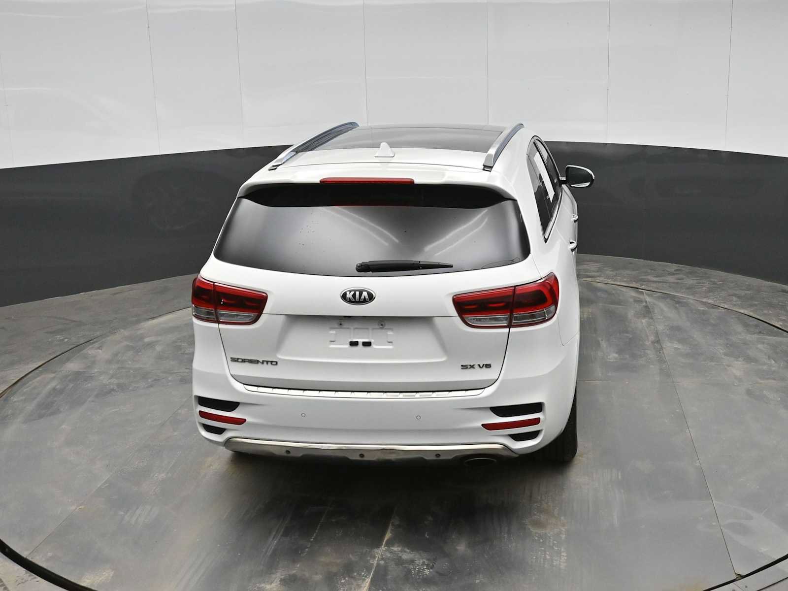 Used 2018 Kia Sorento SX image 27