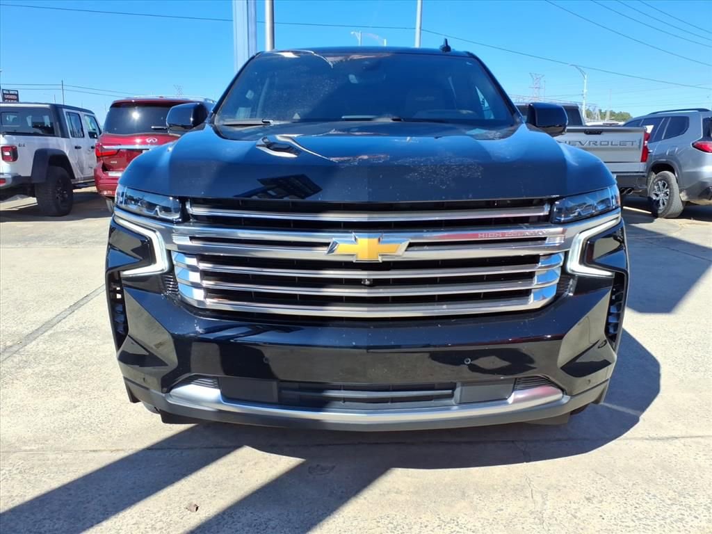 Used 2024 Chevrolet Suburban High Country image 2