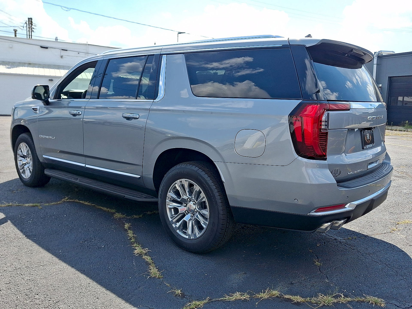 New 2026 GMC Yukon XL Denali w/ Advanced Technology Package AWD/4WD image 11